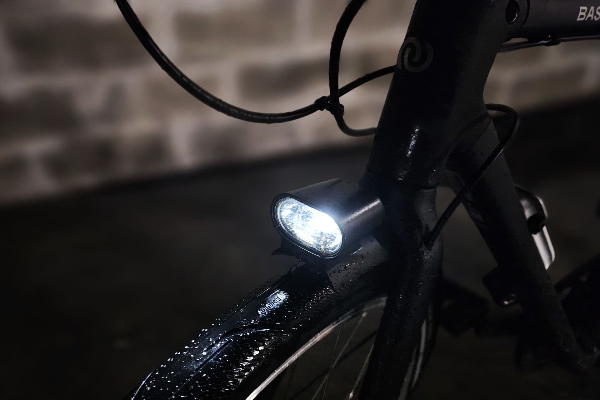 Bastille E éclairage avant