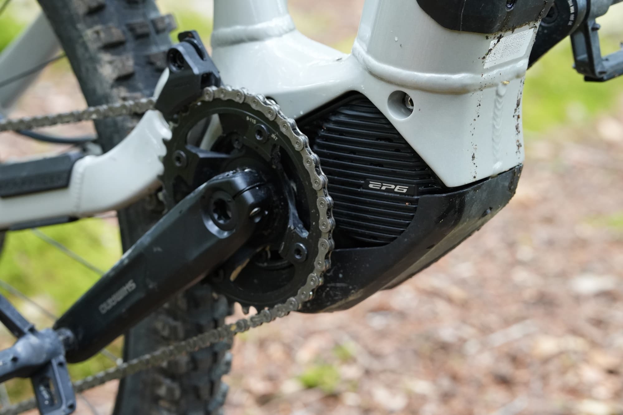 Zoom sur le moteur Shimano EP6 du Rockrider E-FEEL 700 S