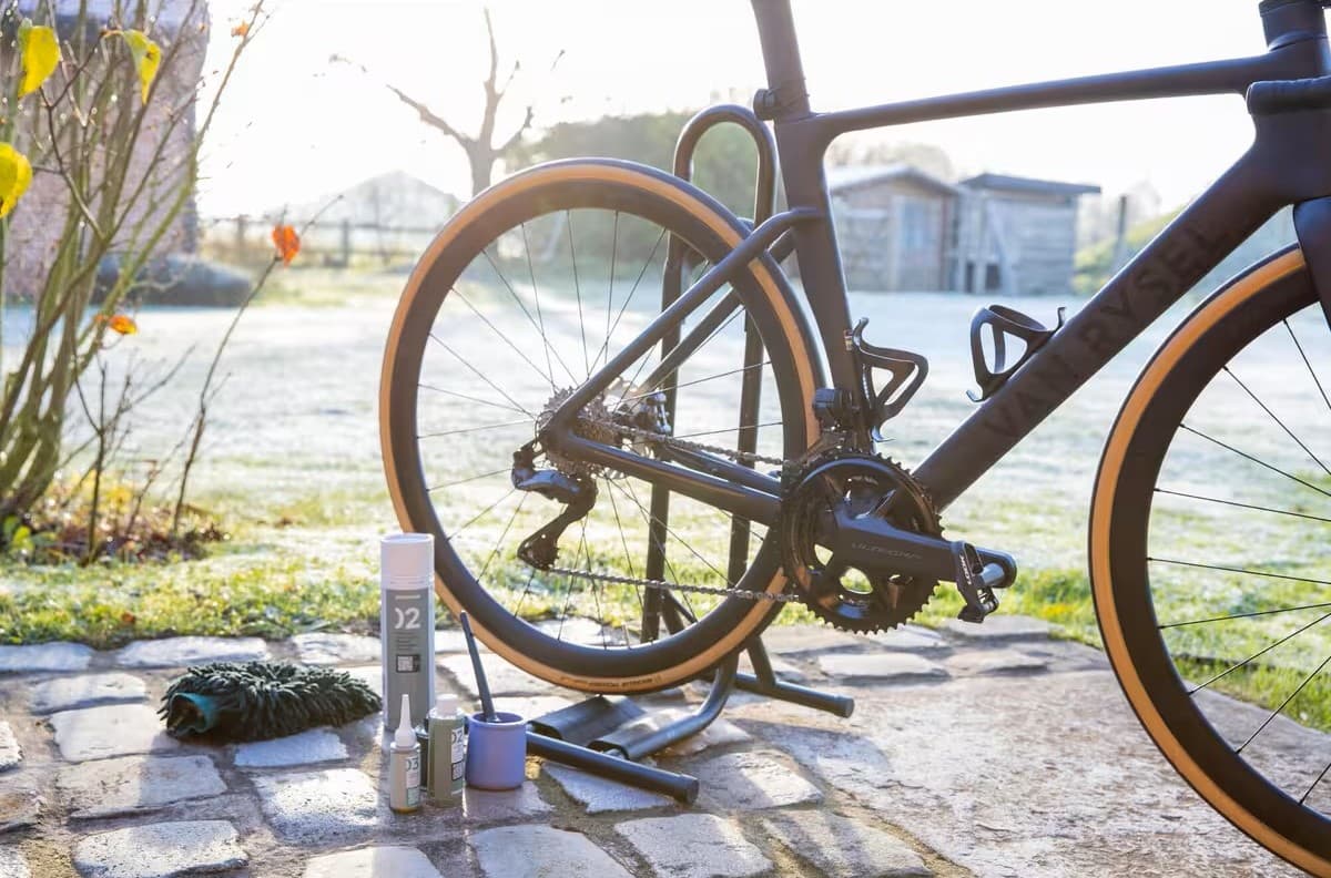 support vélo au sol Decathlon – détail du système coulissant