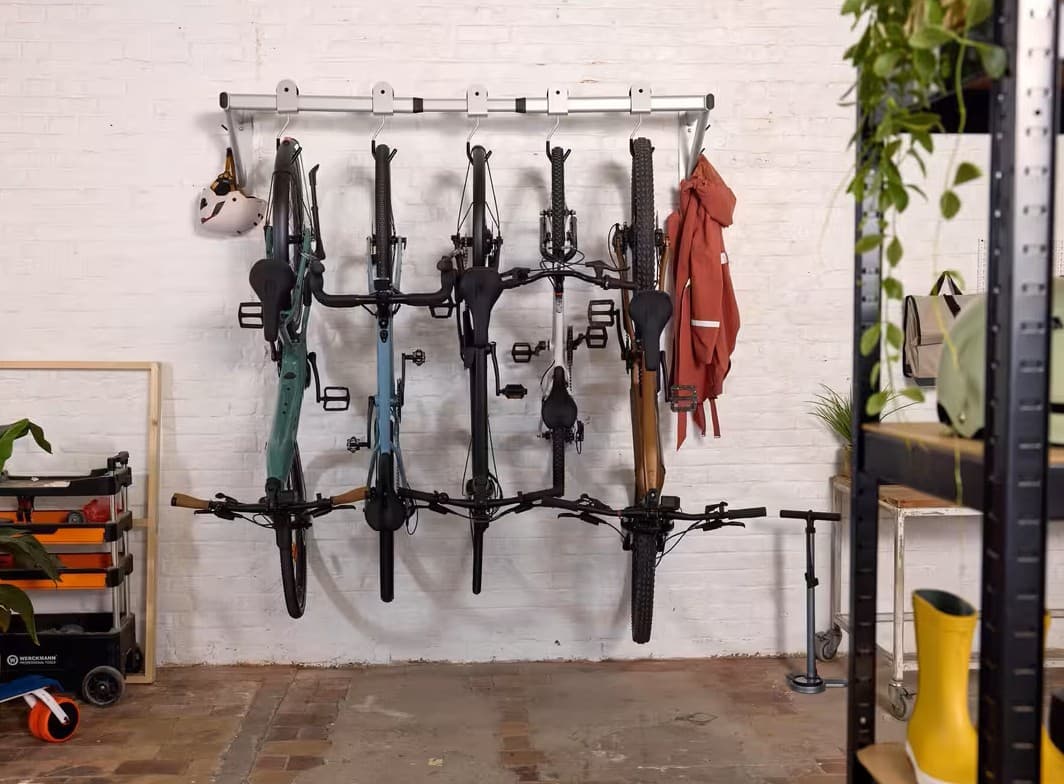 support mural Decathlon 5 crochets – installation complète