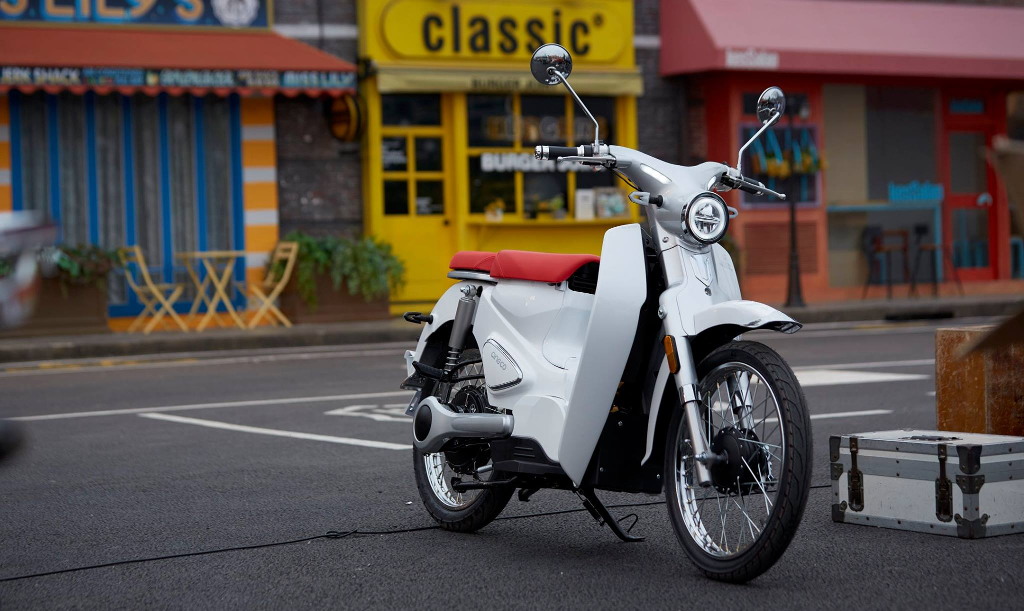 Cineco complète sa gamme avec un premier scooter électrique