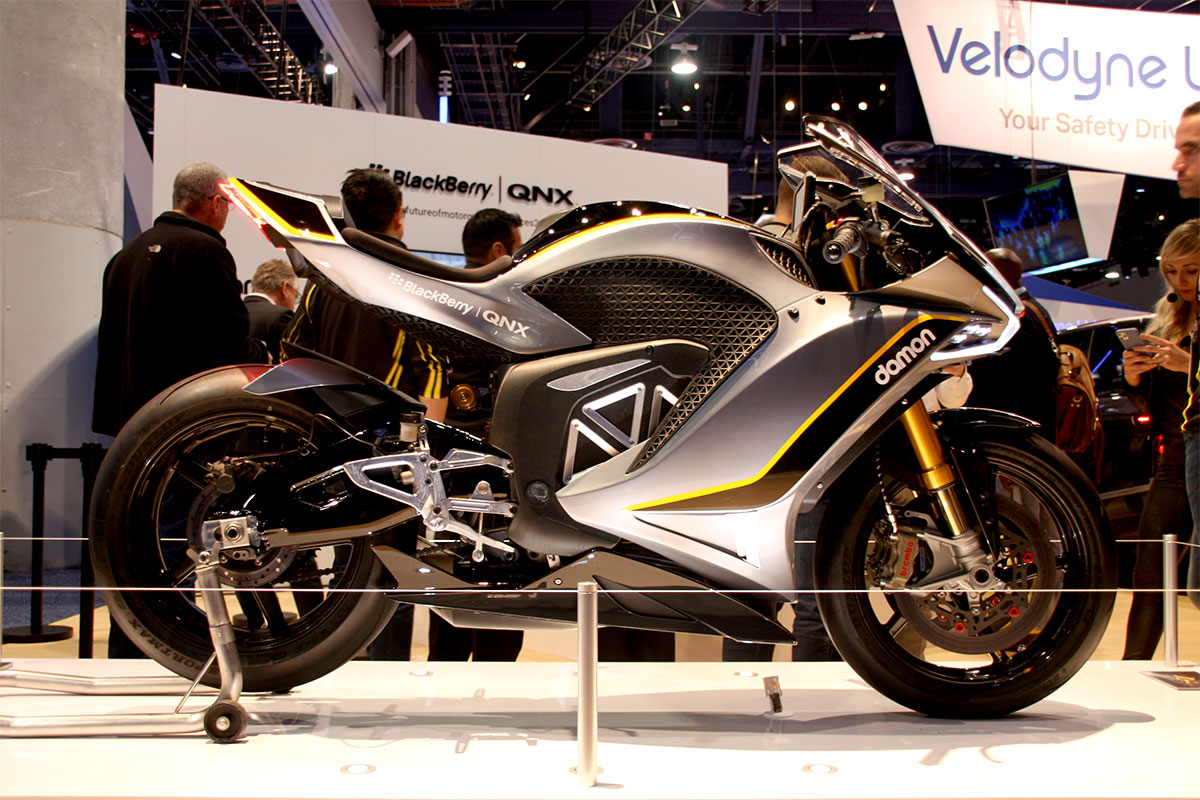 Damon Hypersport : la moto électrique autonome se révèle au CES