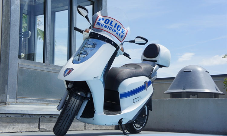 Scooter électrique : Eccity Motocycle équipe la police de Lausanne