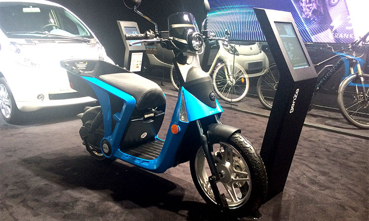 Peugeot GenZE : le scooter électrique s’expose à Genève