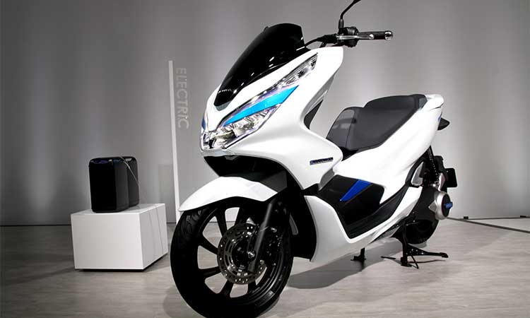 Honda : de l’électrique et de l’hybride pour le PCX à Tokyo