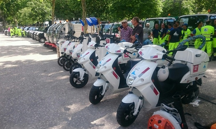 Des scooters électriques Govecs pour nettoyer les rues de Nîmes
