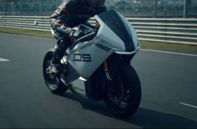 Apex : la moto électrique de Segway réalise ses premiers tours sur piste (vidéo)