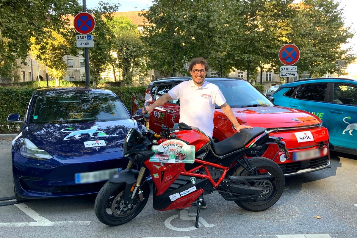 Moto électrique : 6 200 km en 20 jours en roadster Energica