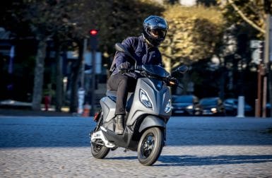Essai Piaggio 1 : un scooter électrique pas cher et 100 % citadin