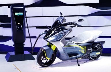 Deux scooters électriques Yamaha pour 2022