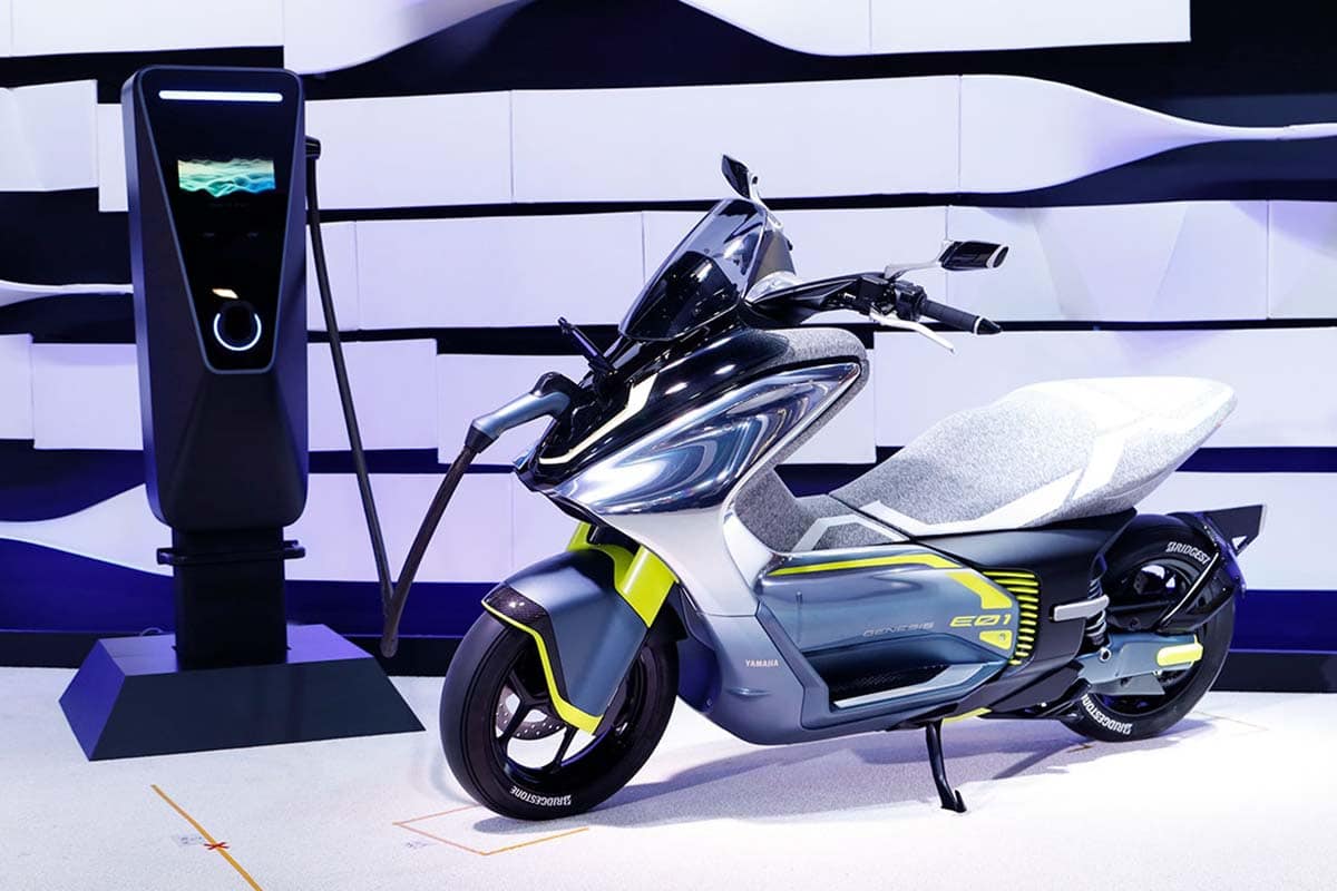 Deux scooters électriques Yamaha pour 2022