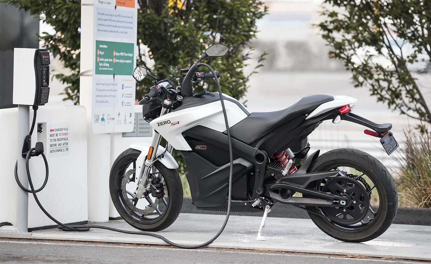 Moto électrique : quel est le prix d’une recharge ?