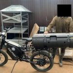 En Ukraine, ces petites motos électriques sont équipées de lance-roquettes